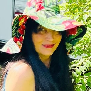 Meet your Posher, Maria